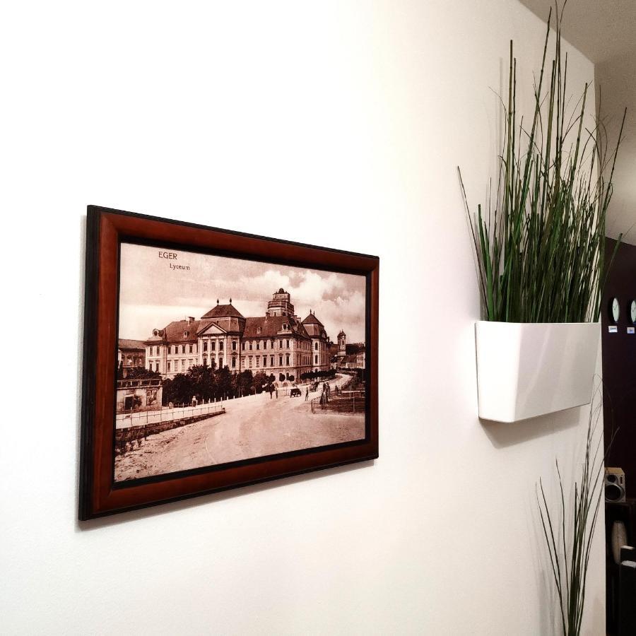 Color Apartmanok Eger Bagian luar foto